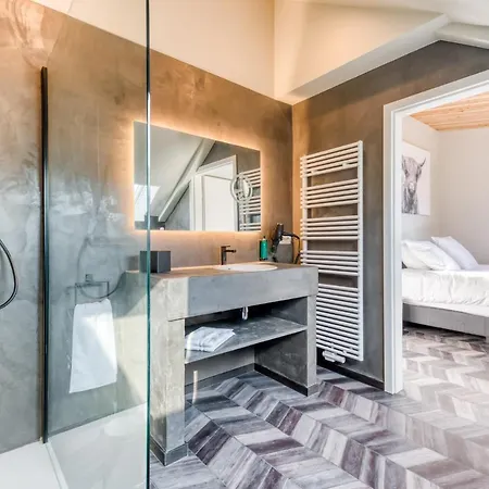 Les Du Vieux Chateau Hotell *