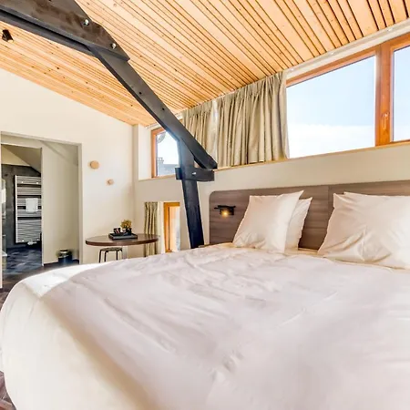 Les Du Vieux Chateau Hotell *