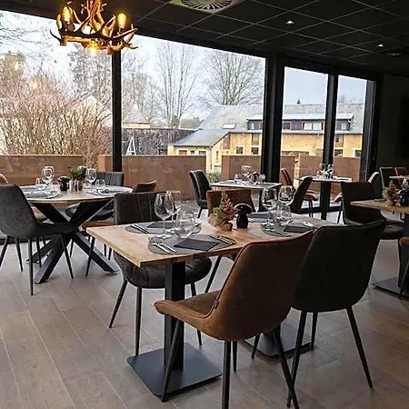 Les Du Vieux Chateau Hotel *